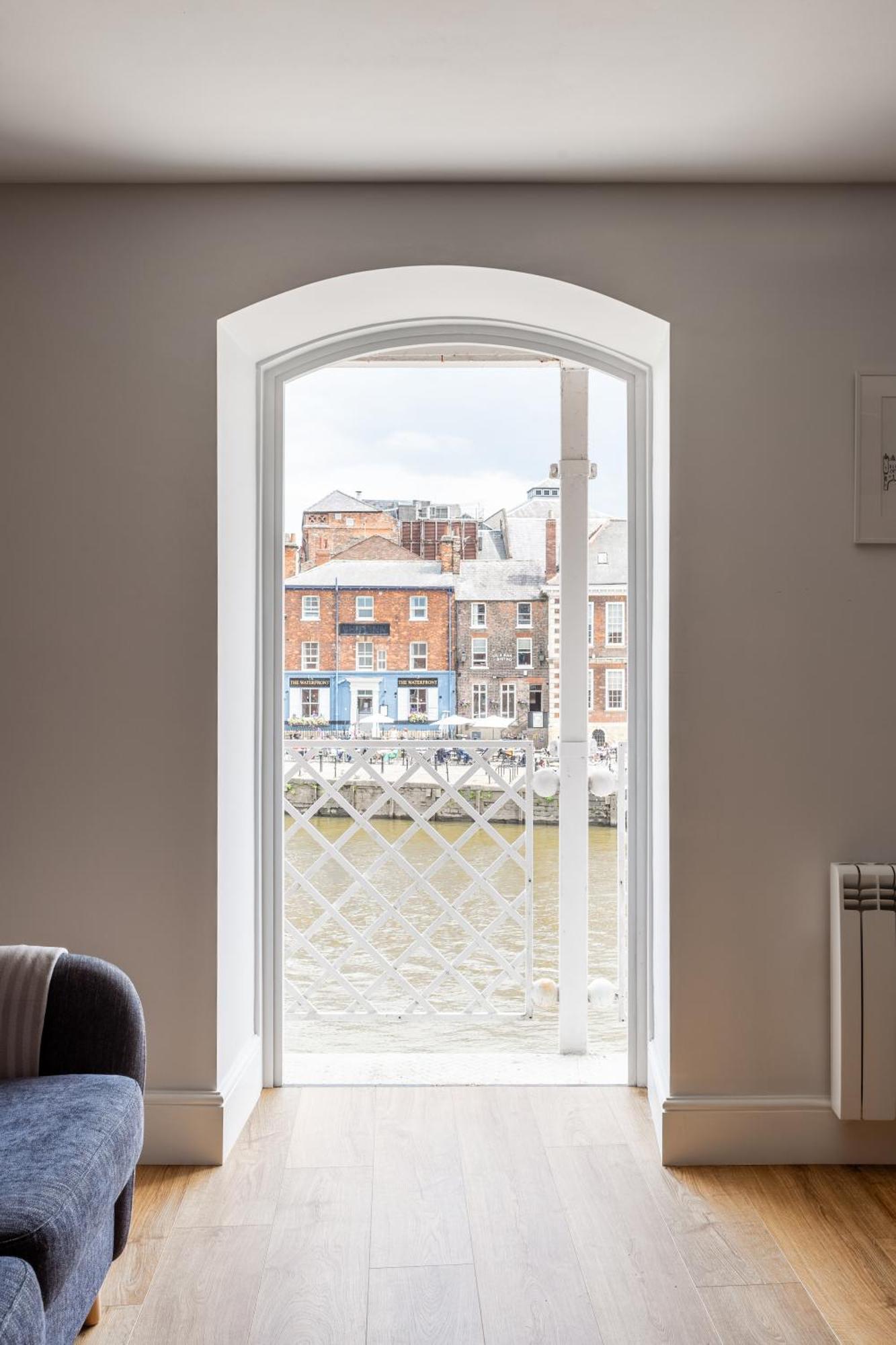 Luxury Apartment Woodsmill View - On The River - With Balcony - Recently Refurbished Γιορκ Εξωτερικό φωτογραφία